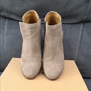 Lucky Brand Cinder Oiled Suede Ankle Boots